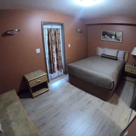 Avalon Inn 오소유스 외부 사진