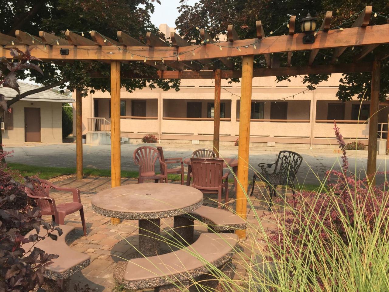 Avalon Inn 오소유스 외부 사진
