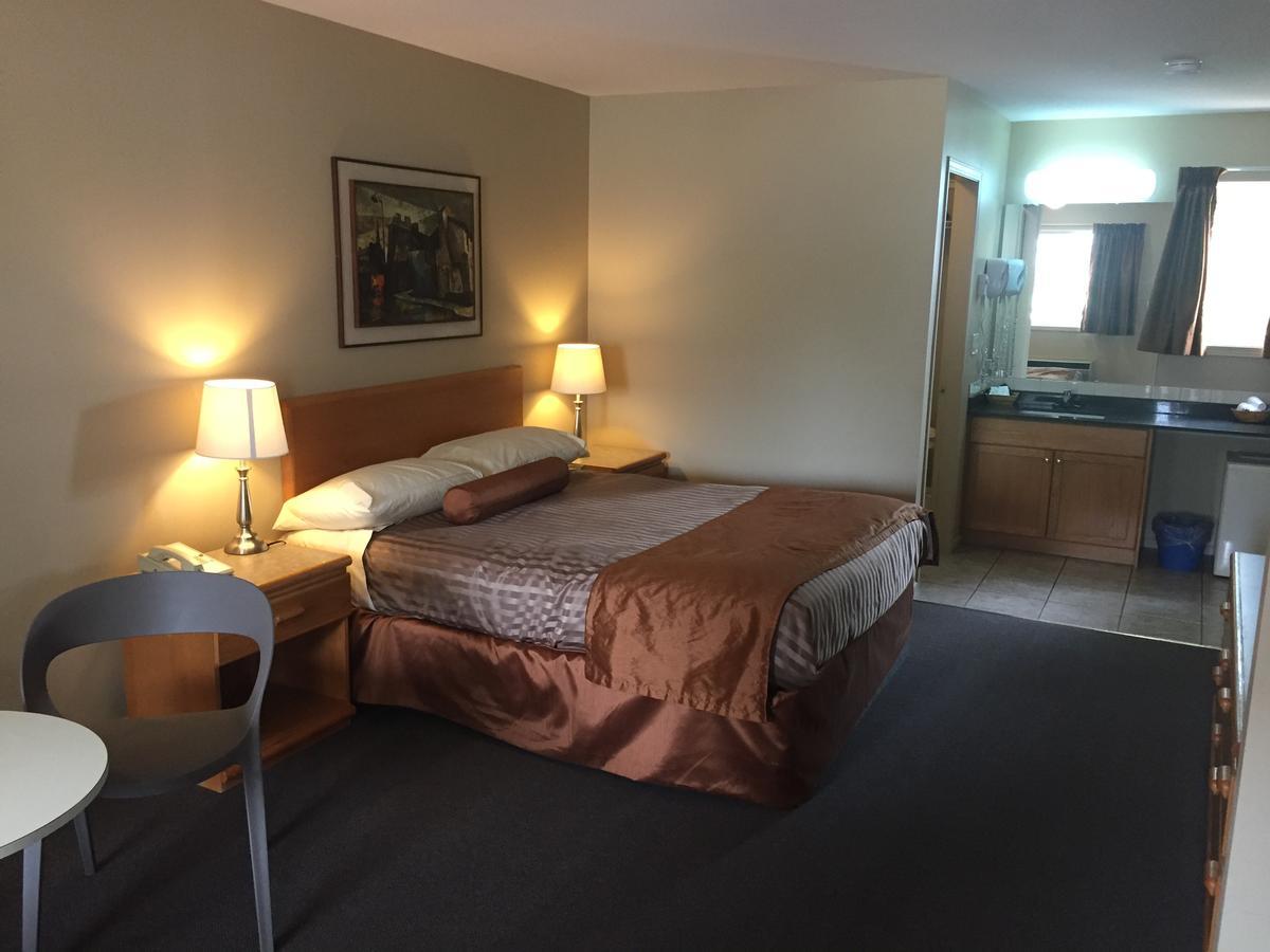 Avalon Inn 오소유스 외부 사진